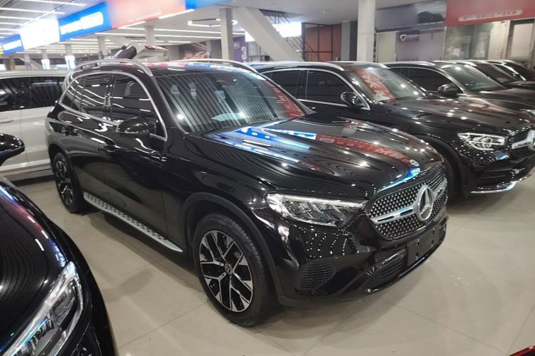 Used Mercedes-Benz GLC 2025 Refresh GLC 260 L 4MATIC Dynamic Edition Front Right 45 Deg