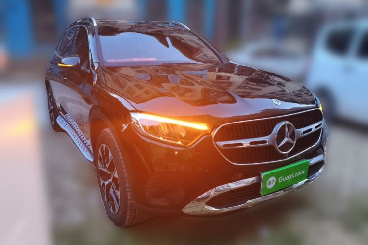 Used Mercedes-Benz GLC 2025 GLC 260 L 4MATIC Dynamic Edition Front Right 45 Deg