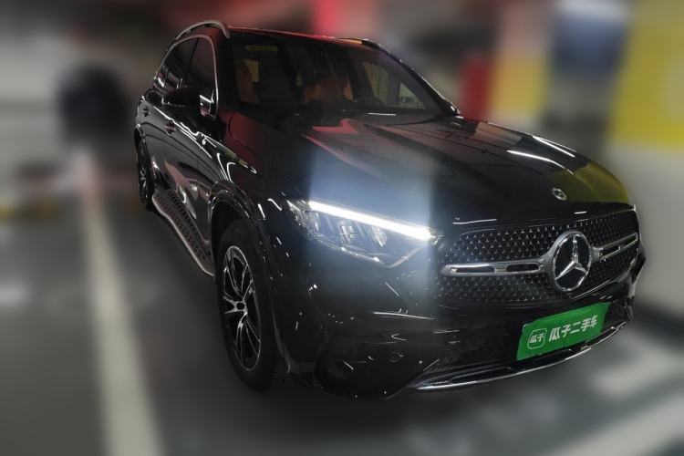 Used Mercedes-Benz GLC 2025 GLC 260 L 4MATIC Luxury Model Front Right 45 Deg