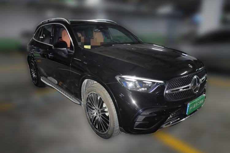Used Mercedes-Benz GLC 2025 GLC 300 L 4MATIC Luxury Model 5 Seats Front Right 45 Deg