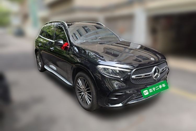 Used Mercedes-Benz GLC 2025 GLC 300 L 4MATIC Dynamic Model 5 Seats Front Right 45 Deg
