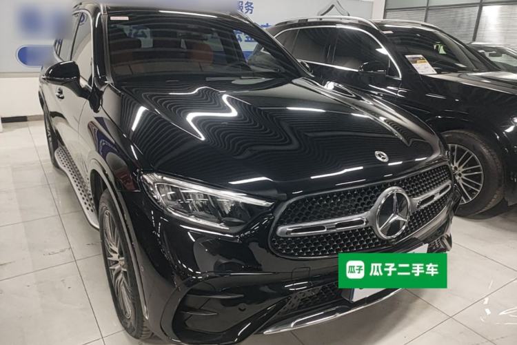 Used Mercedes-Benz GLC 2025 GLC 300 L 4MATIC Dynamic Model 5 Seats Front Right 45 Deg