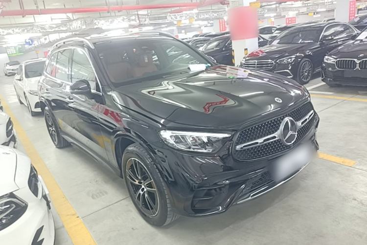 Used Mercedes-Benz GLC 2025 GLC 260 L 4MATIC Luxury Model Front Right 45 Deg