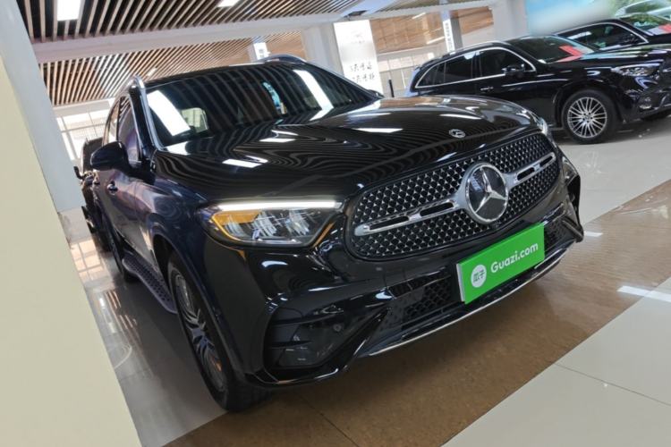 Used Mercedes-Benz GLC 2025 GLC 300 L 4MATIC Dynamic Model 5 Seats Front Right 45 Deg