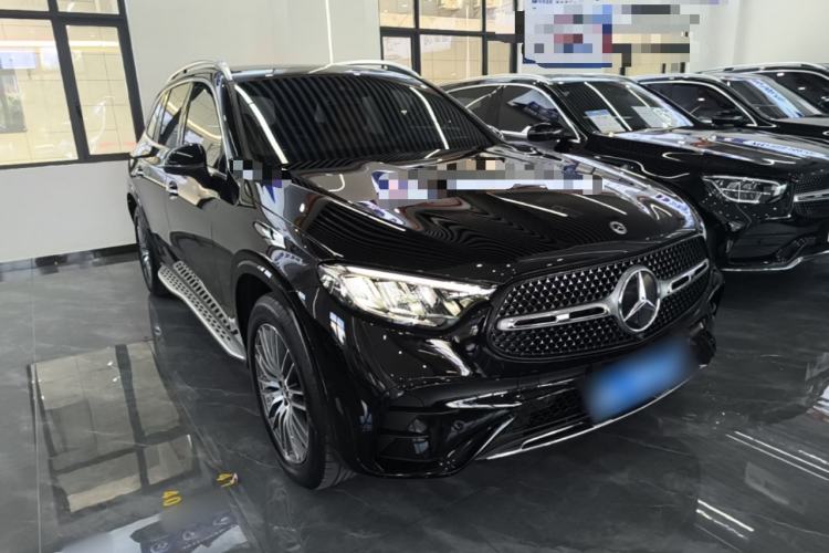 Used Mercedes-Benz GLC 2025 GLC 300 L 4MATIC Dynamic Model 5 Seats Front Right 45 Deg
