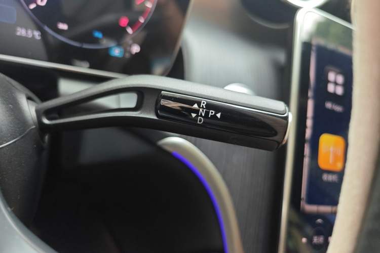Used Mercedes-Benz GLC 2025 GLC 260 L 4MATIC Luxury Model Gear Lever