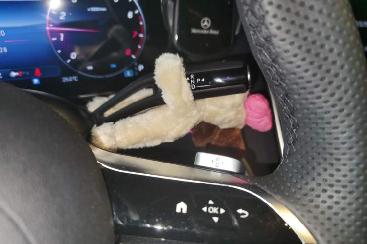 Used Mercedes-Benz GLC 2025 Facelift GLC 260 L 4MATIC Luxury Edition Gear Lever