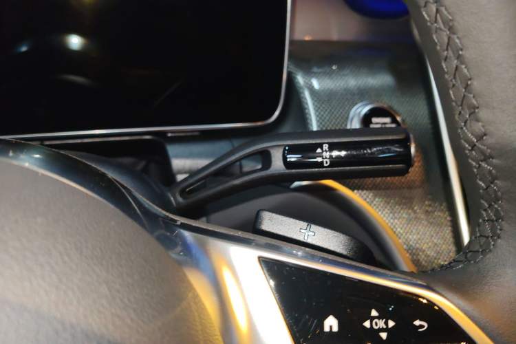 Used Mercedes-Benz GLC 2025 Refresh GLC 260 L 4MATIC Dynamic Edition Gear Lever