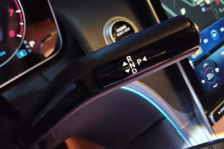 Used Mercedes-Benz GLC 2025 GLC 260 L 4MATIC Luxury Model Gear Lever