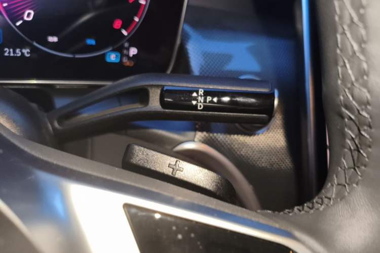 Used Mercedes-Benz GLC 2025 GLC 260 L 4MATIC Dynamic Edition Gear Lever