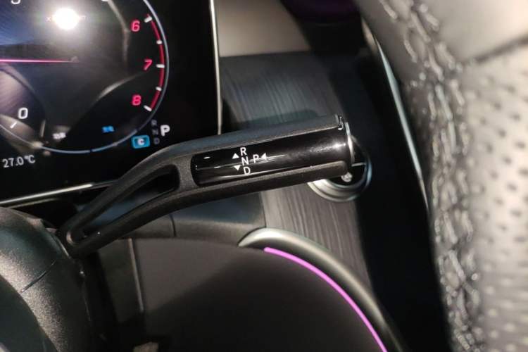 Used Mercedes-Benz GLC 2025 Facelift GLC 260 L 4MATIC Luxury Edition Gear Lever