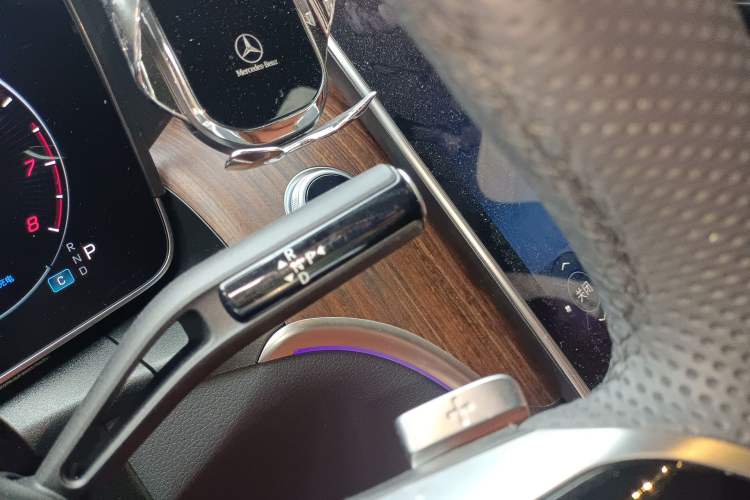 Used Mercedes-Benz GLC 2025 Refreshed GLC 300 L 4MATIC Dynamic Version 5 Seats Gear Lever