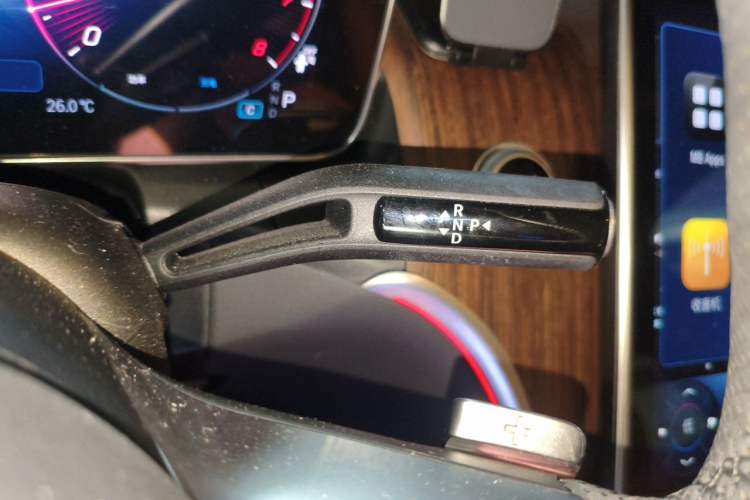 Used Mercedes-Benz GLC 2025 GLC 300 L 4MATIC Dynamic Model 5 Seats Gear Lever