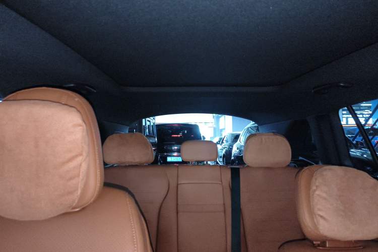 Used Mercedes-Benz GLC 2025 GLC 300 L 4MATIC Dynamic Model 5 Seats Headliner