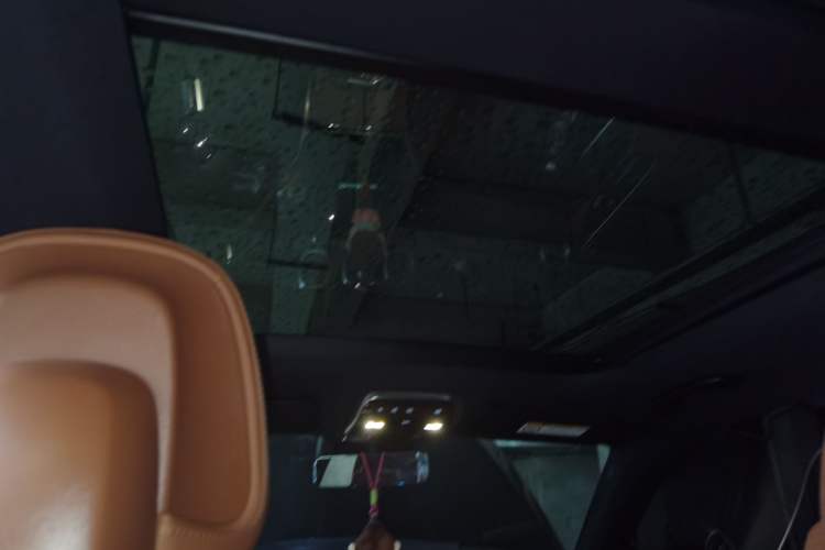 Used Mercedes-Benz GLC 2025 Facelift GLC 260 L 4MATIC Luxury Edition Headliner