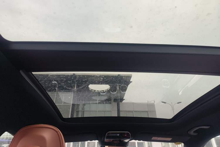 Used Mercedes-Benz GLC 2025 Facelift GLC 260 L 4MATIC Luxury Edition Headliner