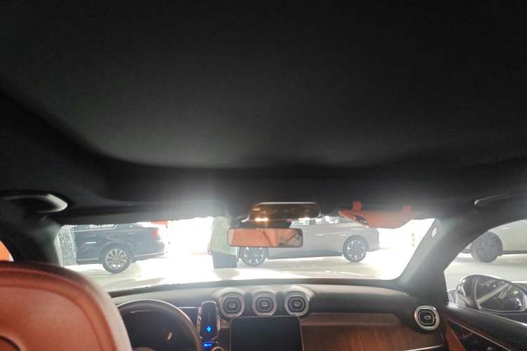 Used Mercedes-Benz GLC 2025 GLC 300 L 4MATIC Dynamic Model 5 Seats Headliner