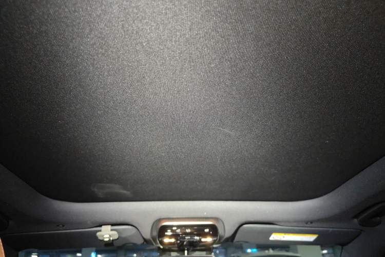 Used Mercedes-Benz GLC 2025 GLC 300 L 4MATIC Luxury Model 5 Seats Headliner