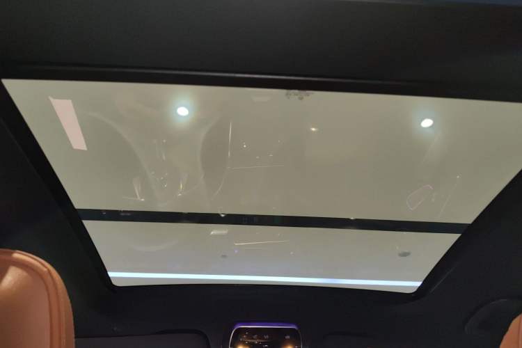 Used Mercedes-Benz GLC 2025 Refresh GLC 260 L 4MATIC Dynamic Edition Headliner