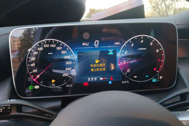 Used Mercedes-Benz GLC 2025 GLC 260 L 4MATIC Luxury Model Instrument Cluster