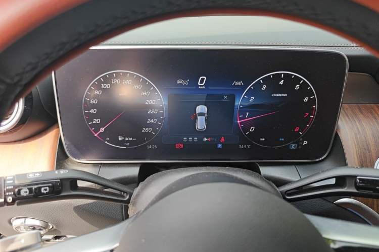 Used Mercedes-Benz GLC 2025 Refreshed GLC 300 L 4MATIC Dynamic Version 5 Seats Instrument Cluster