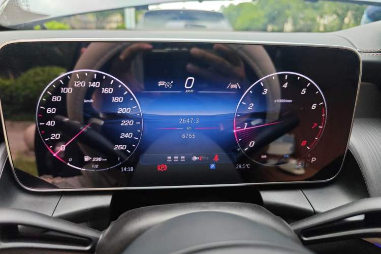 Used Mercedes-Benz GLC 2025 GLC 260 L 4MATIC Luxury Model Instrument Cluster