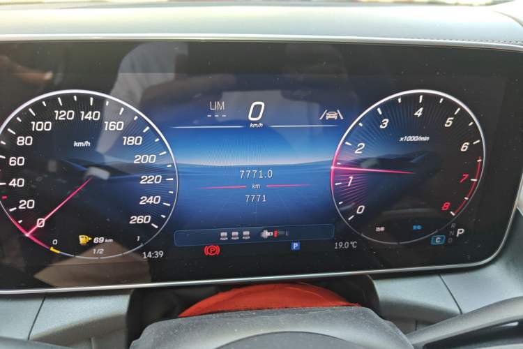Used Mercedes-Benz GLC 2025 Refreshed GLC 300 L 4MATIC Dynamic Version 5 Seats Instrument Cluster
