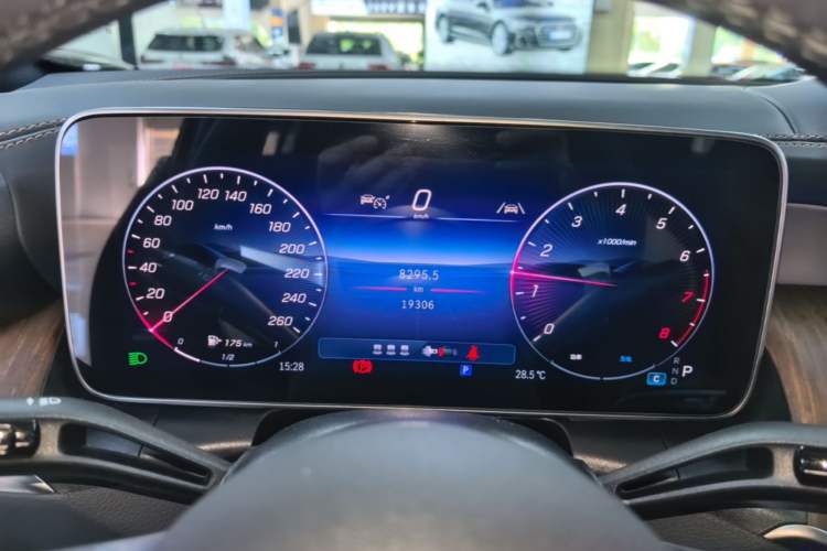 Used Mercedes-Benz GLC 2025 Refreshed GLC 300 L 4MATIC Dynamic Version 5 Seats Instrument Cluster