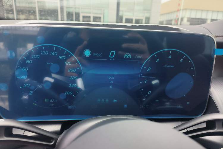 Used Mercedes-Benz GLC 2025 Facelift GLC 260 L 4MATIC Luxury Edition Instrument Cluster