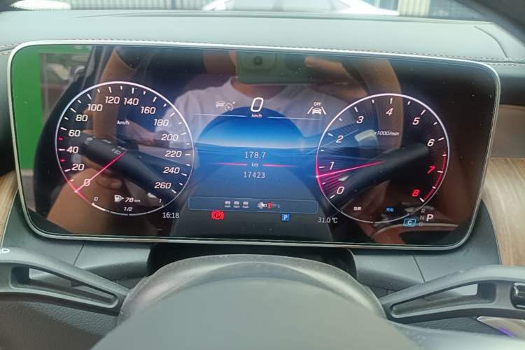 Used Mercedes-Benz GLC 2025 GLC 300 L 4MATIC Dynamic Model 5 Seats Instrument Cluster