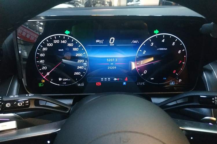 Used Mercedes-Benz GLC 2025 GLC 300 L 4MATIC Dynamic Model 5 Seats Instrument Cluster