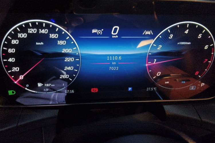 Used Mercedes-Benz GLC 2025 GLC 260 L 4MATIC Luxury Model Instrument Cluster