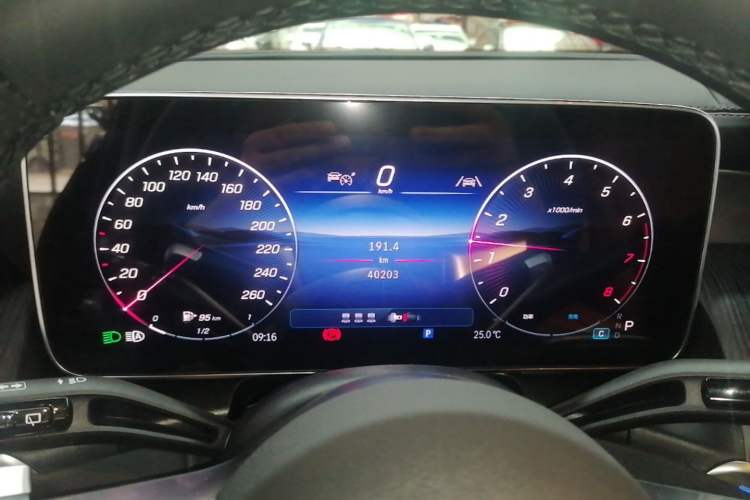 Used Mercedes-Benz GLC 2025 GLC 260 L 4MATIC Luxury Model Instrument Cluster