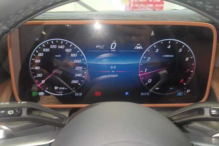 Used Mercedes-Benz GLC 2025 GLC 300 L 4MATIC Dynamic Model 5 Seats Instrument Cluster