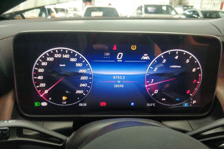 Used Mercedes-Benz GLC 2025 Refreshed GLC 300 L 4MATIC Dynamic Version 5 Seats Instrument Cluster