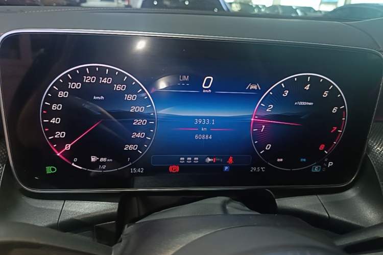 Used Mercedes-Benz GLC 2025 Refresh GLC 260 L 4MATIC Dynamic Edition Instrument Cluster