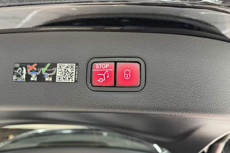 Used Mercedes-Benz GLC 2025 GLC 300 L 4MATIC Luxury 7-Seater Interior 1