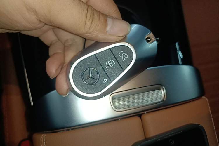 Used Mercedes-Benz GLC 2025 GLC 260 L 4MATIC Luxury Model Interior 1