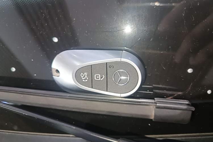 Used Mercedes-Benz GLC 2025 Refresh GLC 260 L 4MATIC Dynamic Edition Interior 1