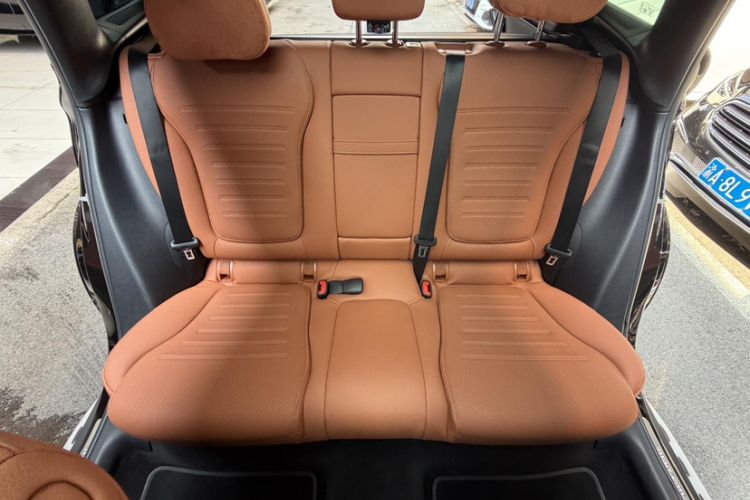 Used Mercedes-Benz GLC 2025 Refreshed GLC 300 L 4MATIC Dynamic Version 5 Seats Interior 10
