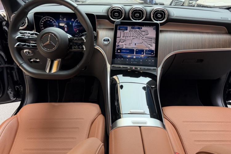 Used Mercedes-Benz GLC 2025 Refreshed GLC 300 L 4MATIC Dynamic Version 5 Seats Interior 12
