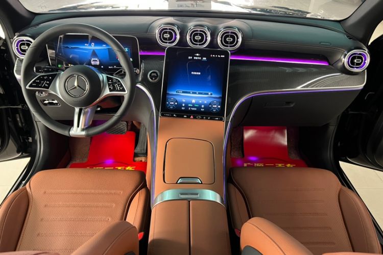 Used Mercedes-Benz GLC 2025 GLC 260 L 4MATIC Dynamic Edition Interior 2