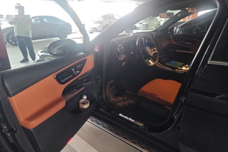 Used Mercedes-Benz GLC 2025 GLC 300 L 4MATIC Dynamic Model 5 Seats Interior 3