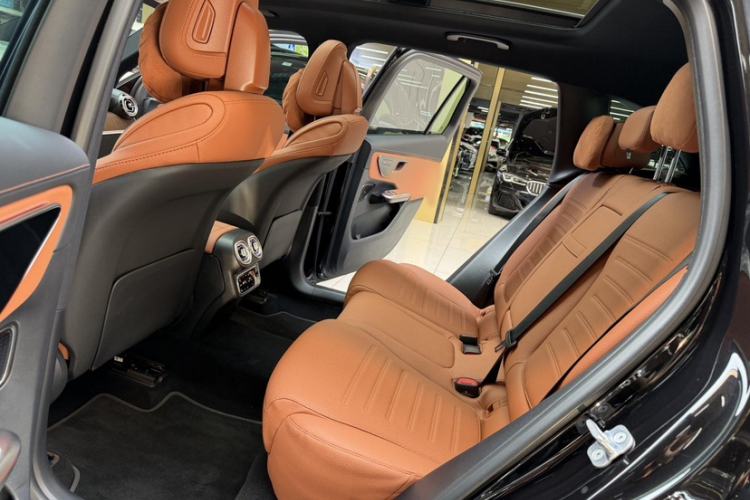 Used Mercedes-Benz GLC 2025 Refreshed GLC 300 L 4MATIC Dynamic Version 5 Seats Interior 3