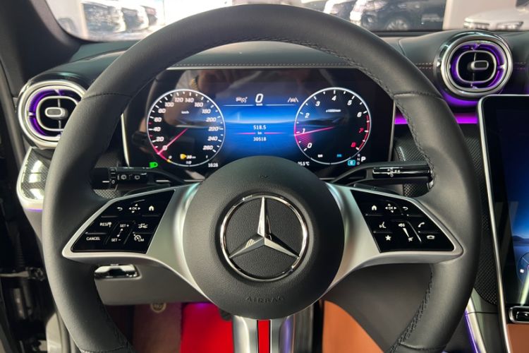 Used Mercedes-Benz GLC 2025 GLC 260 L 4MATIC Dynamic Edition Interior 3