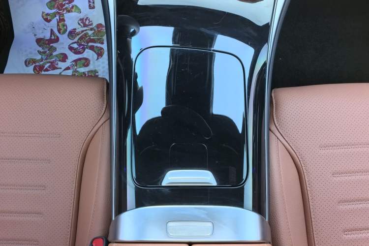 Used Mercedes-Benz GLC 2025 Refresh GLC 260 L 4MATIC Dynamic Edition Interior 3