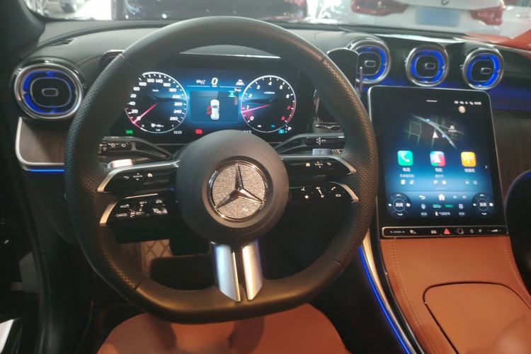 Used Mercedes-Benz GLC 2025 GLC 300 L 4MATIC Dynamic Model 5 Seats Interior 4