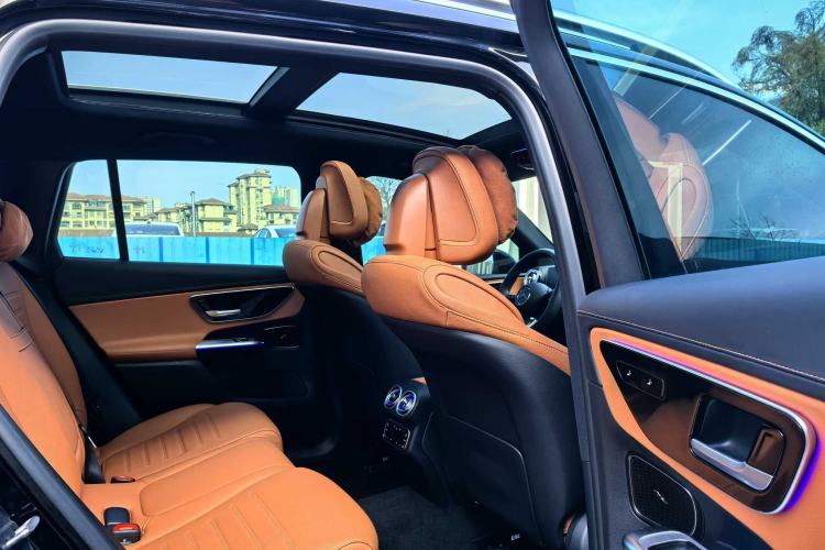 Used Mercedes-Benz GLC 2025 Refreshed GLC 300 L 4MATIC Dynamic Version 5 Seats Interior 5