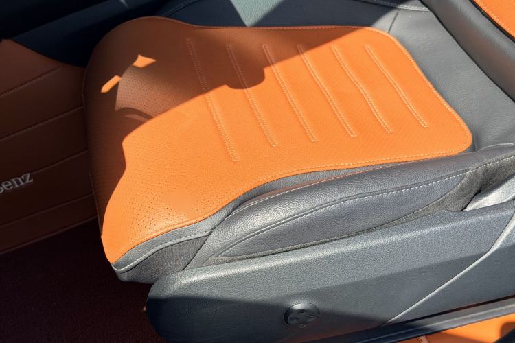 Used Mercedes-Benz GLC 2025 GLC 260 L 4MATIC Dynamic Edition Interior 5