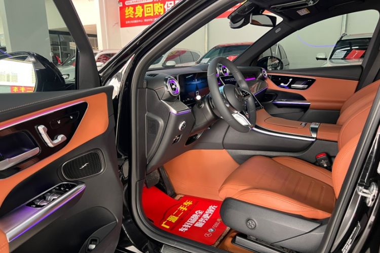 Used Mercedes-Benz GLC 2025 GLC 260 L 4MATIC Dynamic Edition Interior 6